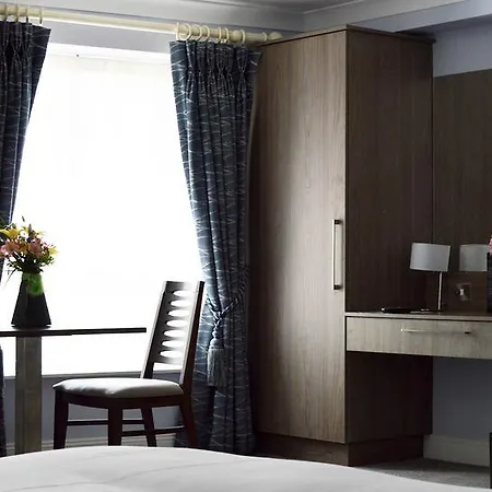 Slaney Suites Hotel