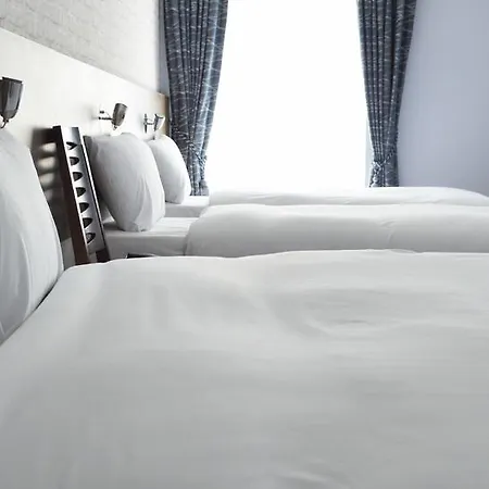 Slaney Suites Hotel 3*